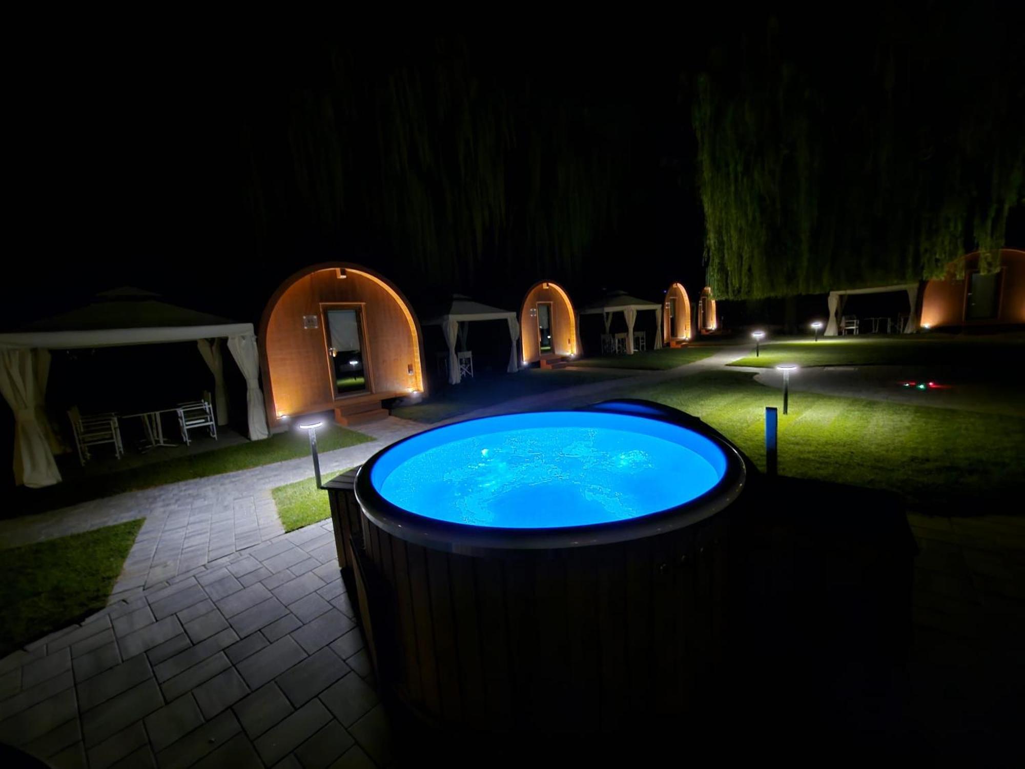 Vicolungo Glamour Lodge & Spa - Free Spa Hot Tub E Sauna Kültér fotó